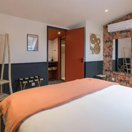 Le Logis D'origine. 4* Marly-le-Roi