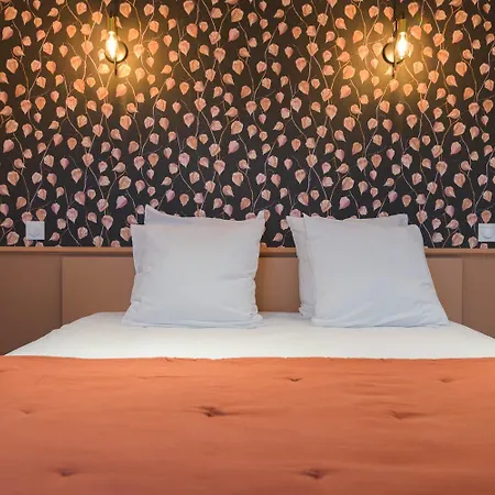 Le Logis D'origine. Marly-le-Roi