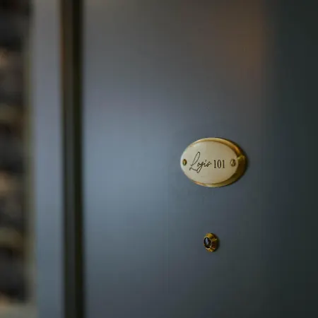 Le Logis D'origine. Marly-le-Roi