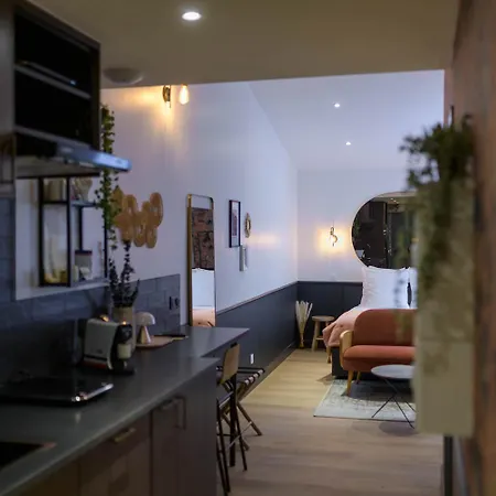 Le Logis D'origine. Hotel Marly-le-Roi