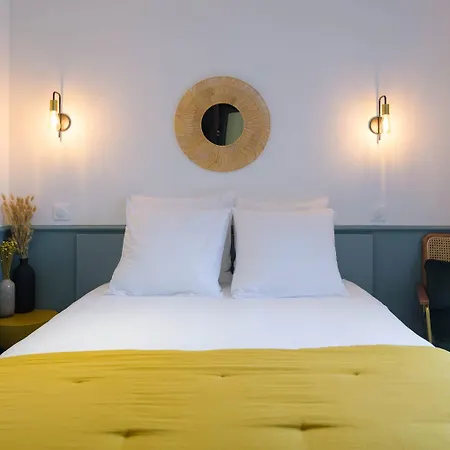 Hotel Le Logis D'origine. Marly-le-Roi
