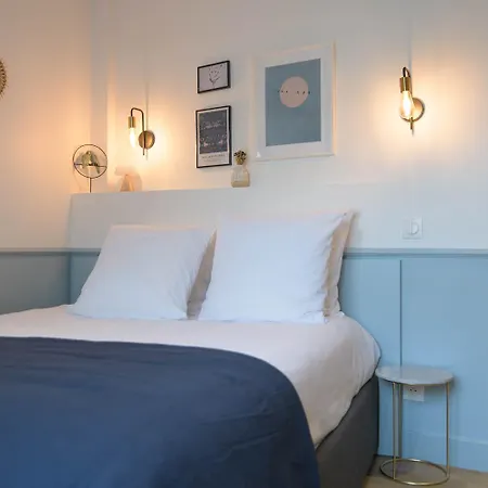 Hotel Le Logis D'origine. Marly-le-Roi