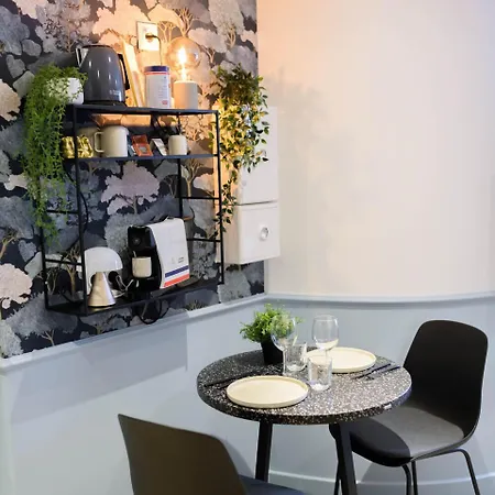 Le Logis D'origine. 4* Marly-le-Roi